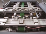 Máquina automática para fabricar estuches QFM 460YB/600YB
(Cubierta de diversas formas)